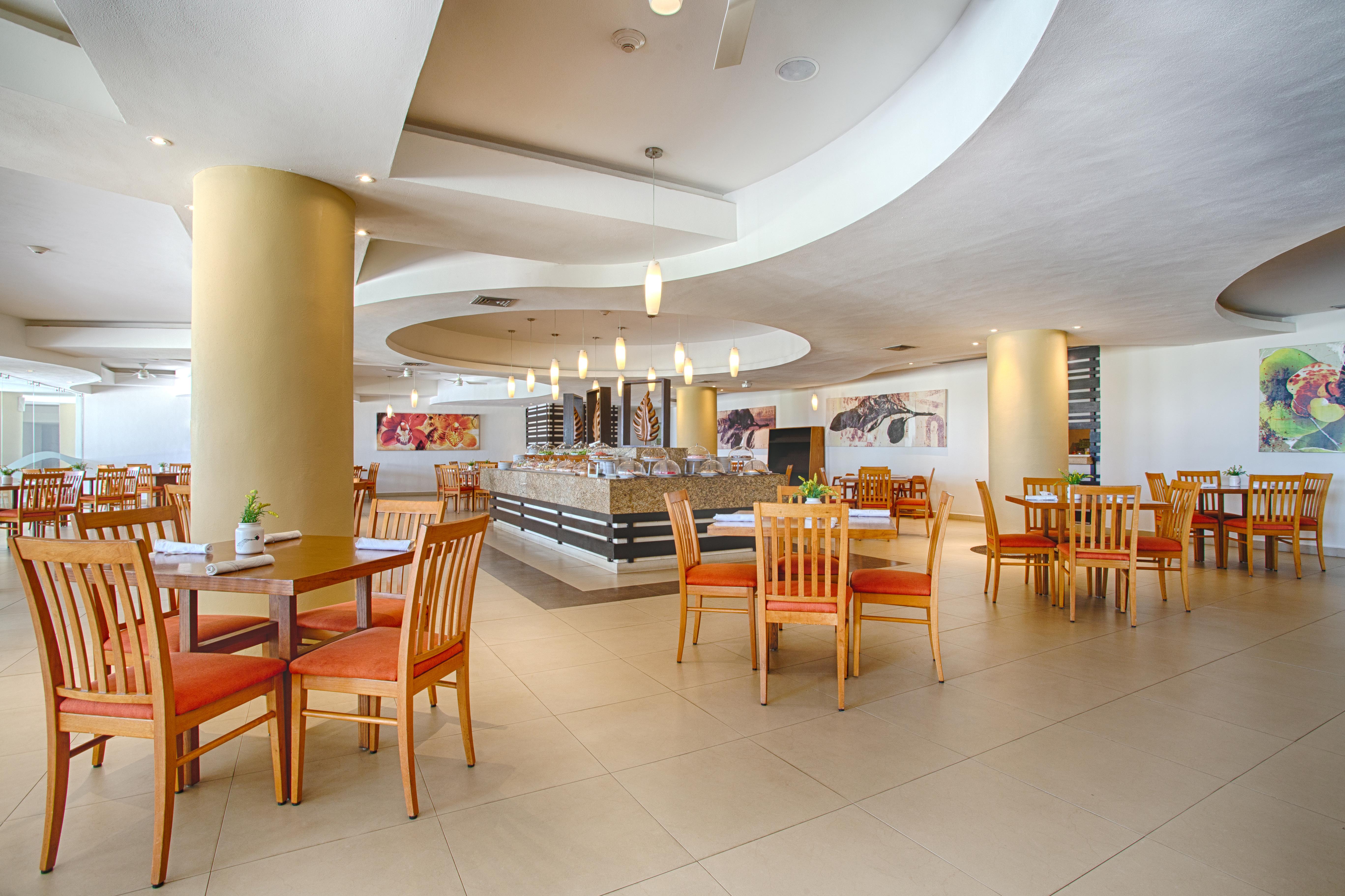 马里瓦尔度假全包套房酒店 新巴利亚塔 外观 照片