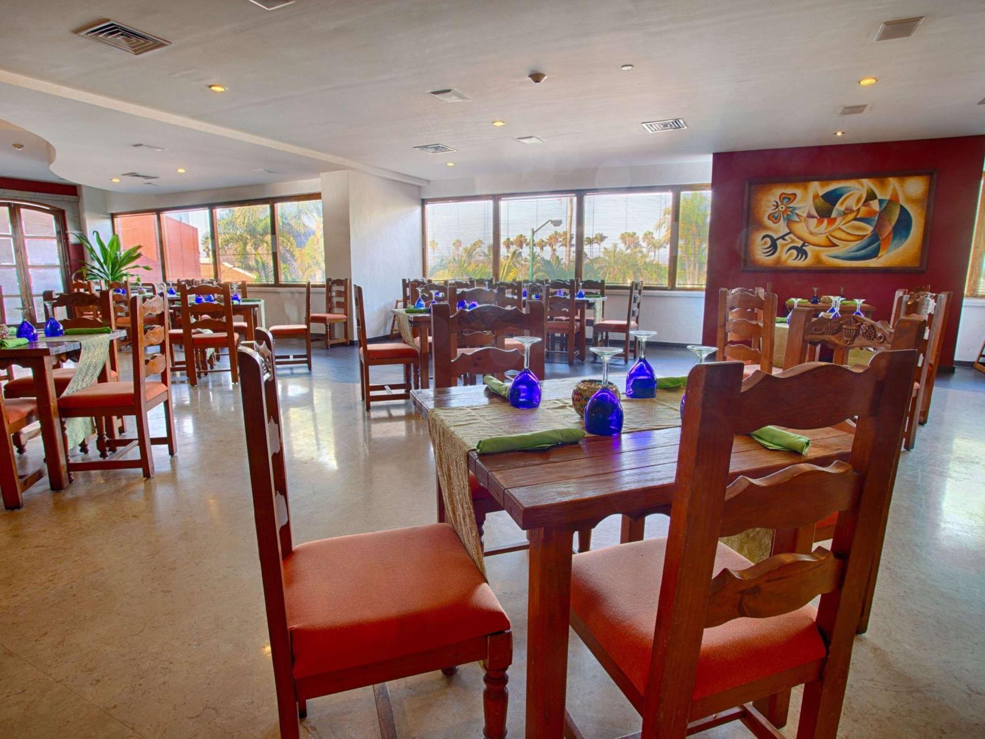马里瓦尔度假全包套房酒店 新巴利亚塔 外观 照片
